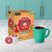 keurig/18400_DSHP_CaramelApplePie_24ct_BIN_Carton_5000355500_Lifestyle2